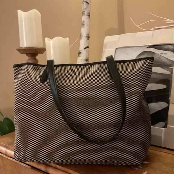 Coach bag size 14 inch by 9 inch - Picture 4 of 5